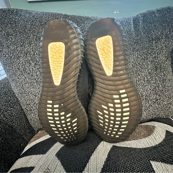 Men’s size 10 Adidas Yeezy Sneakers SPLY-350 Boost V2 Black and Red - Picture 12 of 13